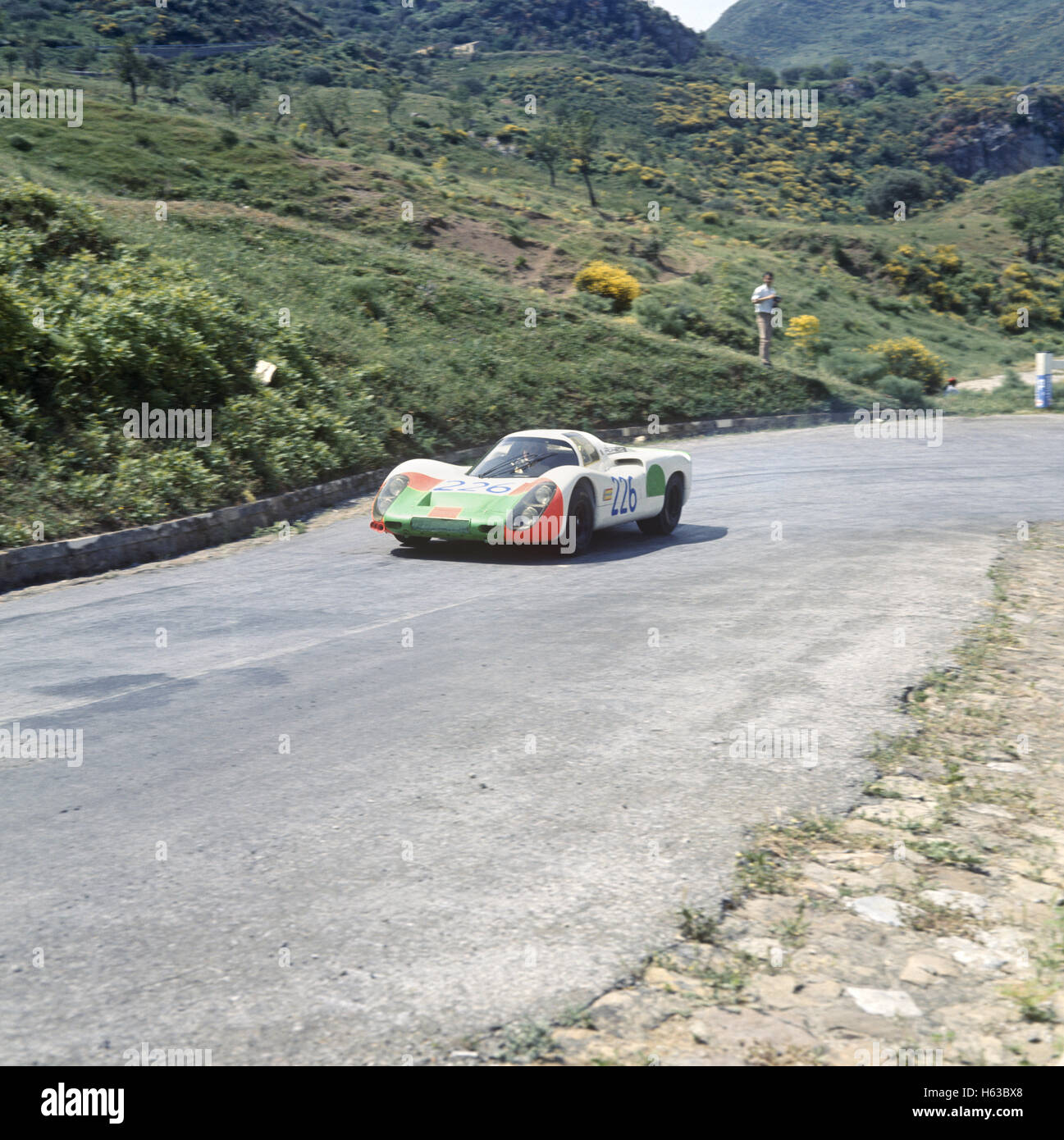 226 Jo Siffert and Rolf Stommelen in a Porsche 907 finished 18th in the Targa Florio 5 May 1968 Stock Photo