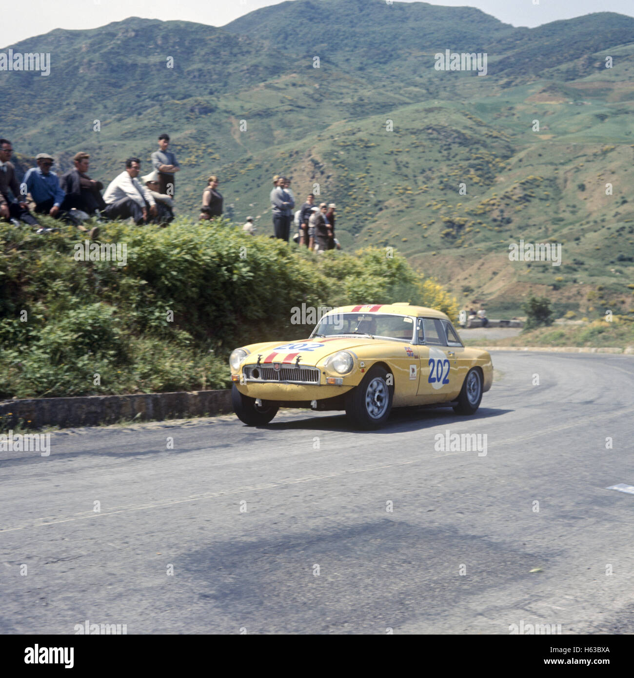 202 Peter Brown and Tony Fall in an MGB finished 24th in the Targa Florio 5 May 1968 Stock Photo
