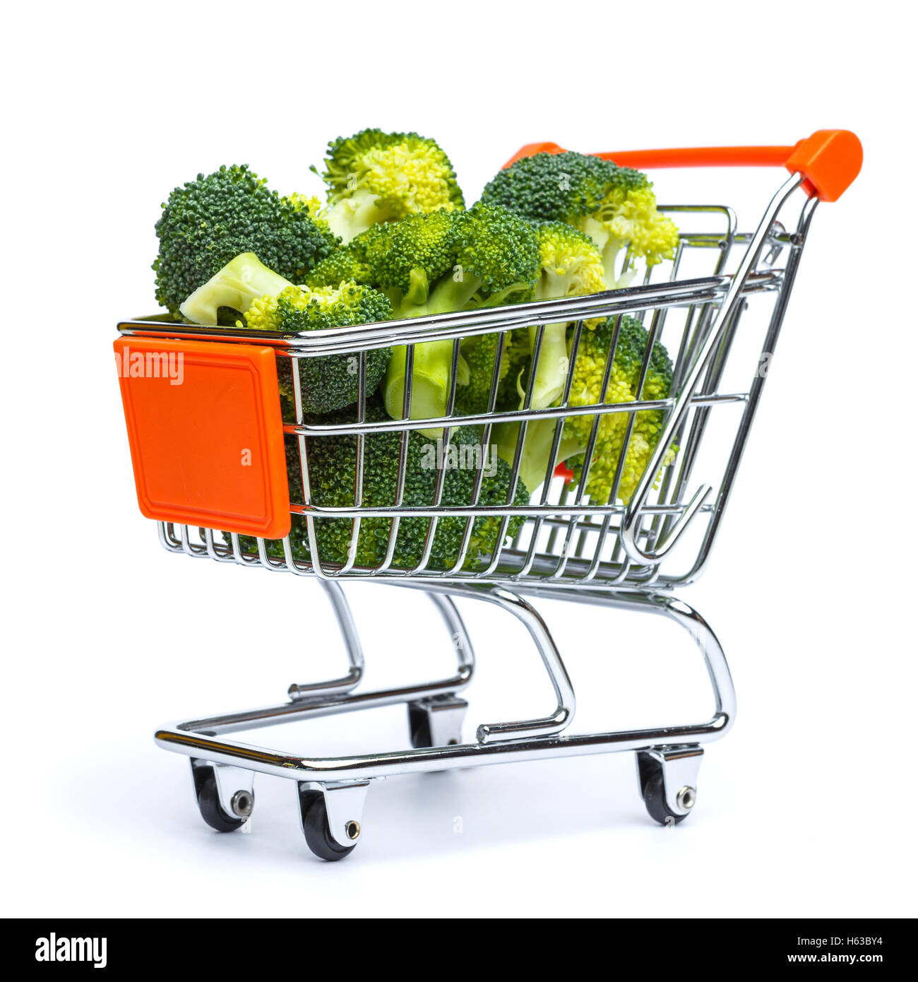 Full shopping cart hi-res stock photography and images - Alamy