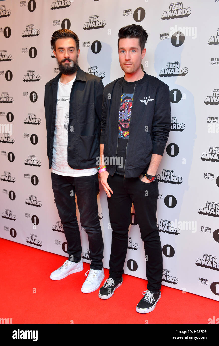 Kyle Simmons (left) and Dan Smith of Bastille attending the BBC Radio 1  Teen Awards, held at the SSE Wembley Arena in London. See PA Story SHOWBIZ  Teen Stock Photo - Alamy