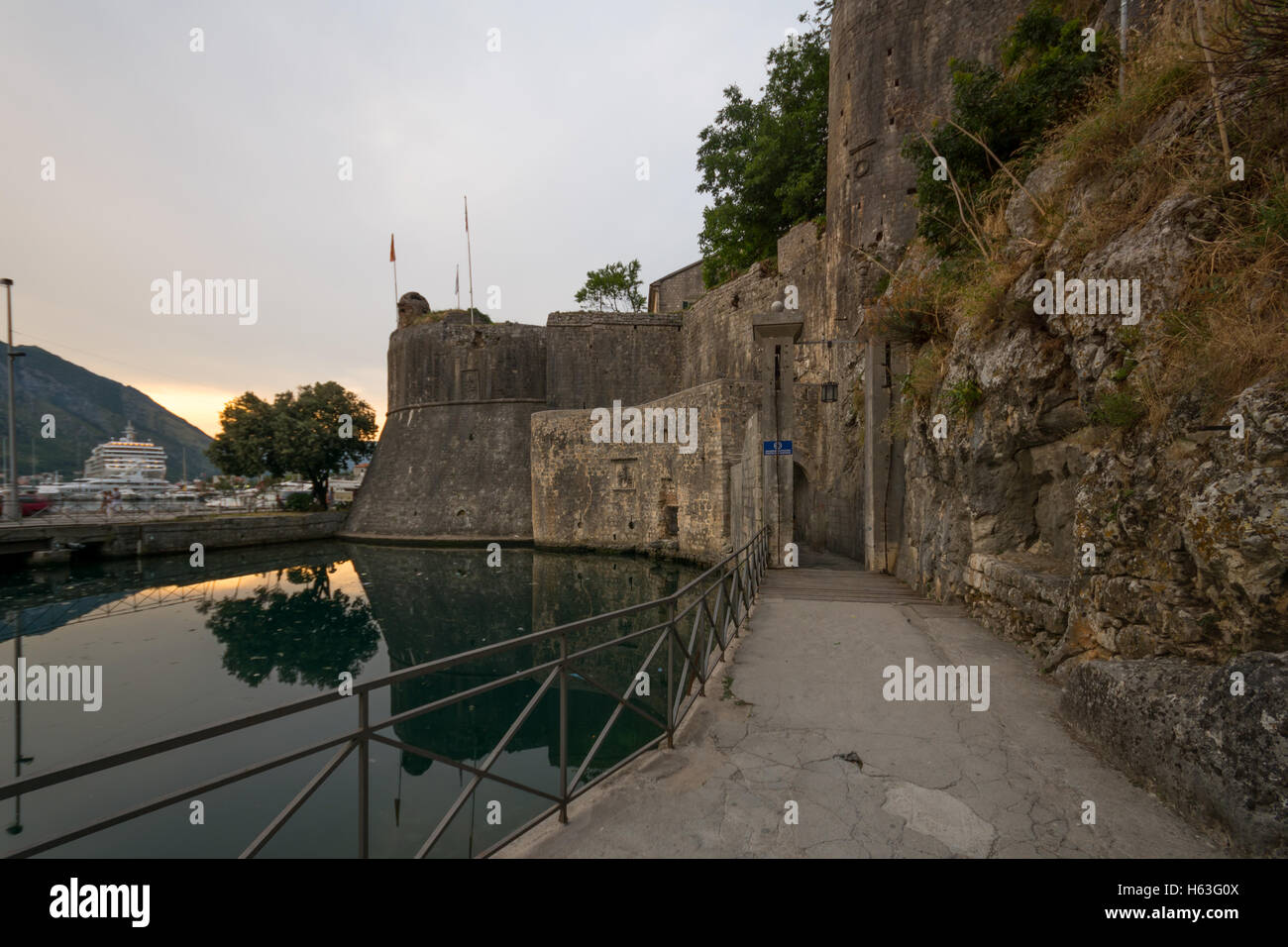 Gurdic gate hi-res stock photography and images - Alamy