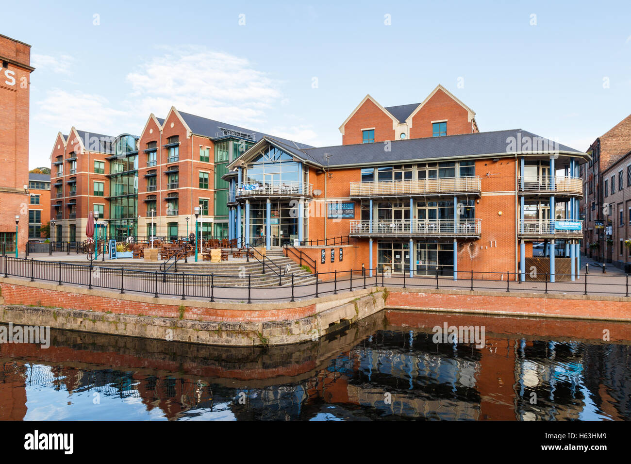 Nottingham canal and The Waterfront Bar. In Nottingham, England Stock Photo