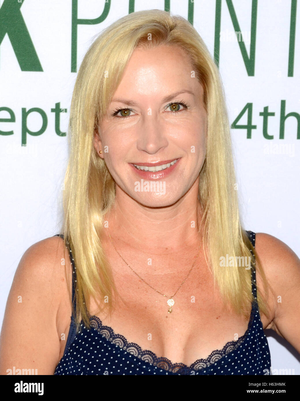 Angela kinsey hi-res stock photography and images - Alamy