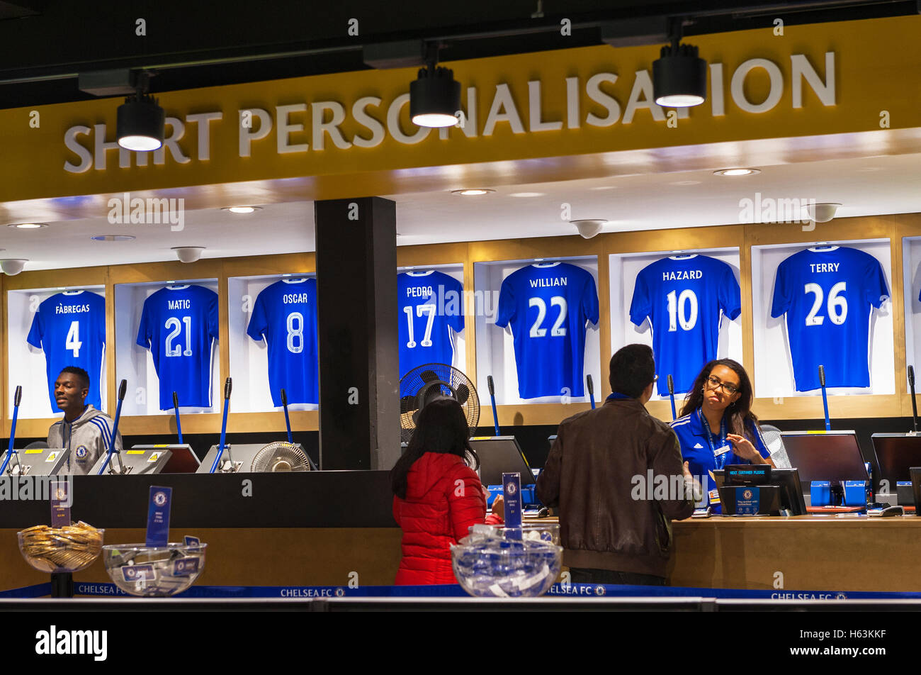 Chelsea fc store hi-res stock photography and images - Alamy