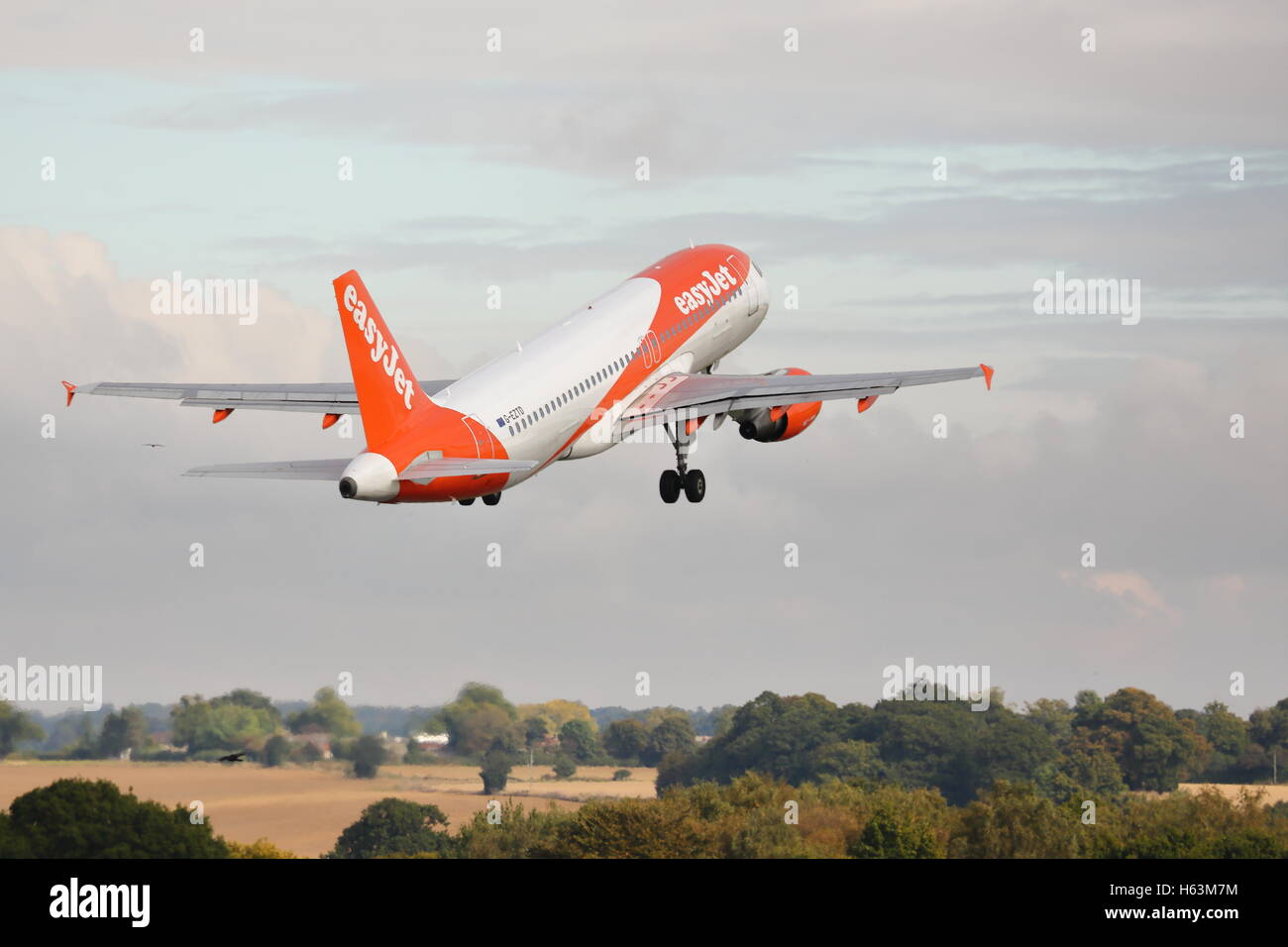 Low-cost airline Easyjet Airbus A320 G-EZTD departing from London Luton Airport, UK Stock Photo
