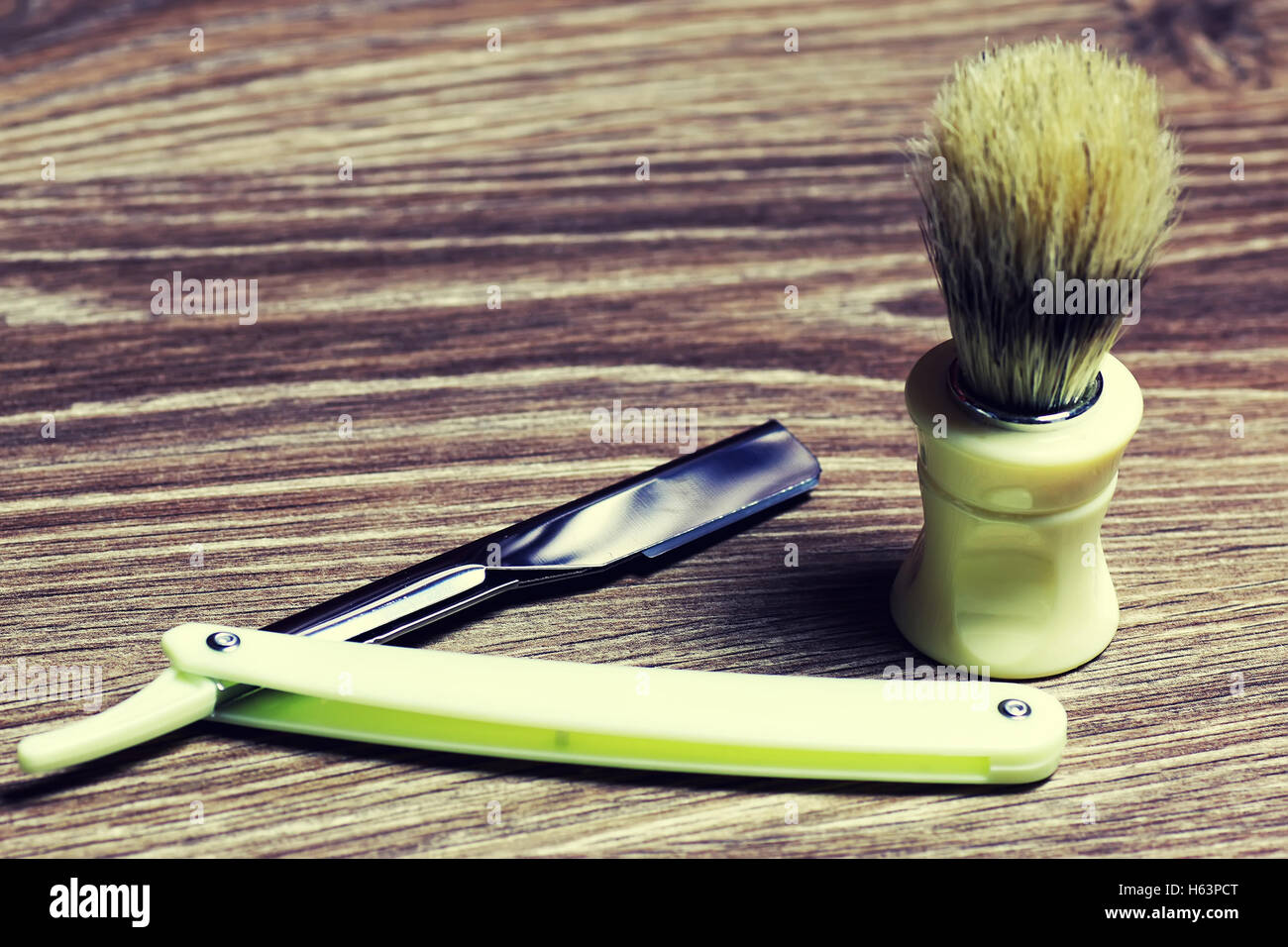 razor sharp soap brush Stock Photo Alamy