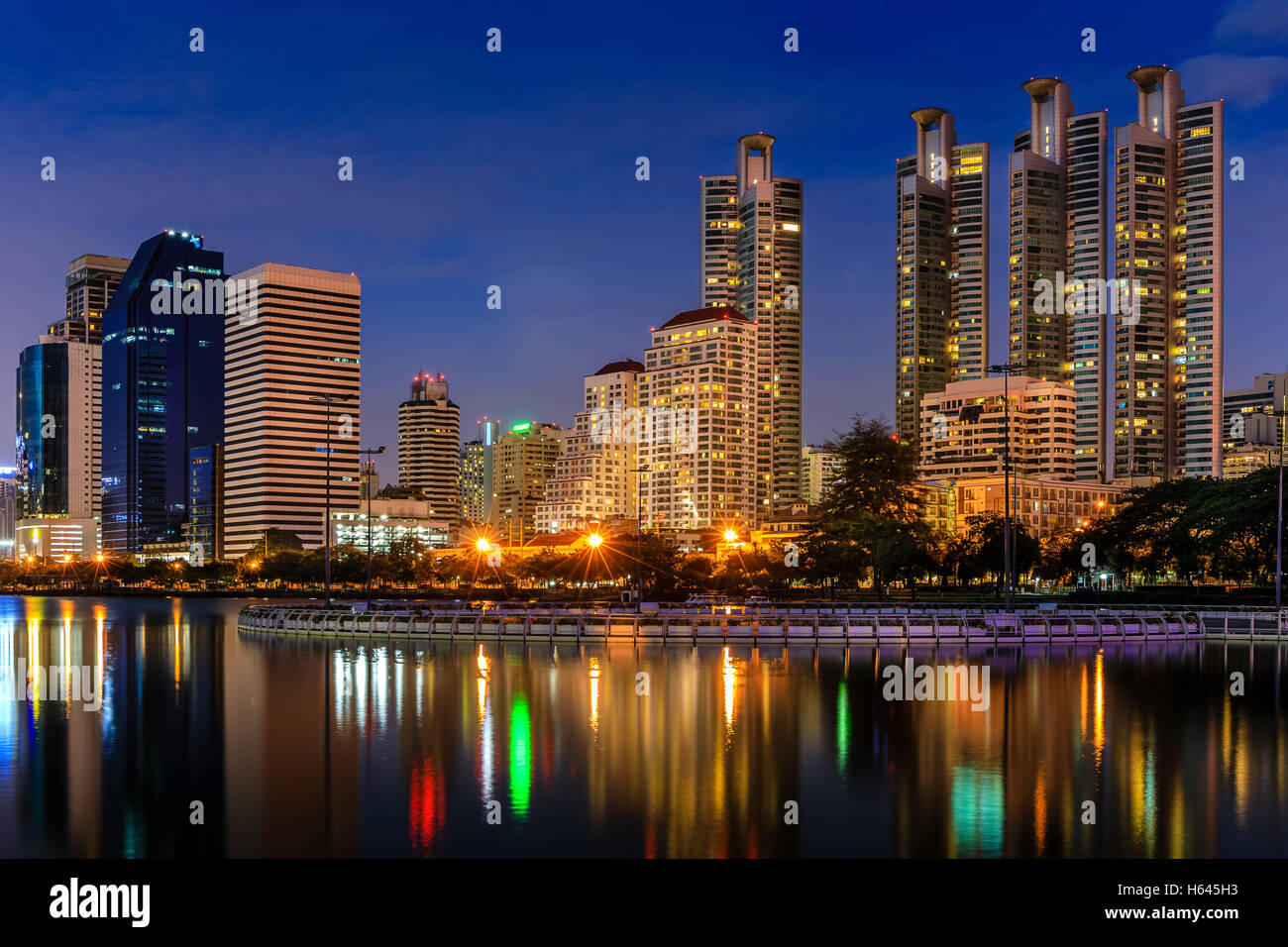 Bangkok modern buildings night hi-res stock photography and images - Alamy