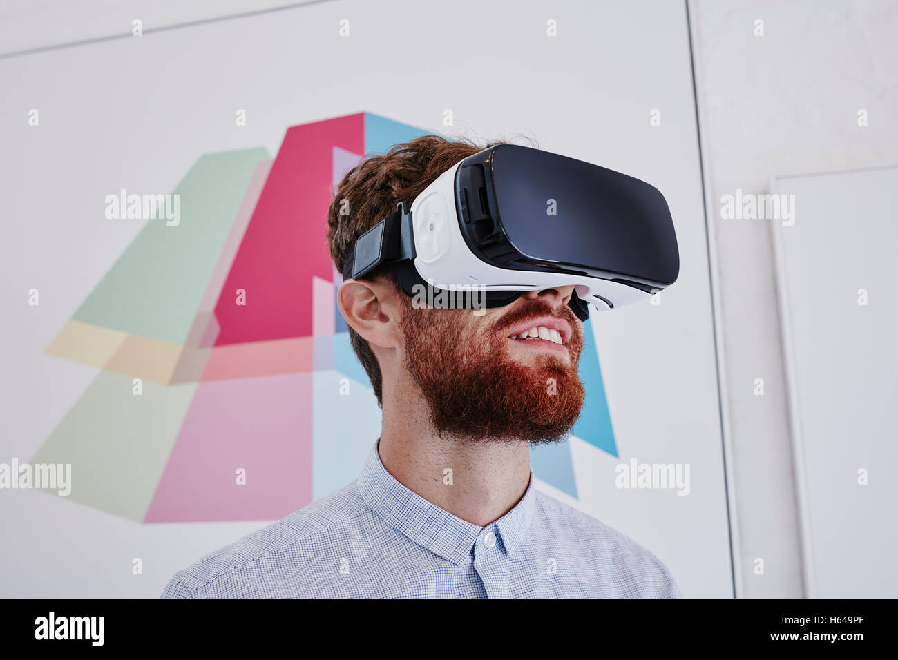 Man wearing virtual reality glasses Stock Photo - Alamy