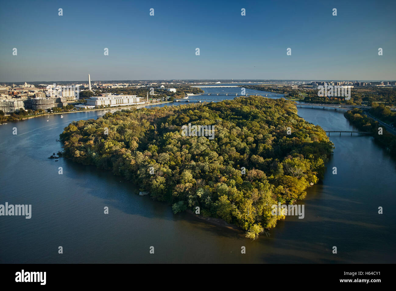 USA, Washington, D.C., Aerial photograph of Roosevelt Island in the