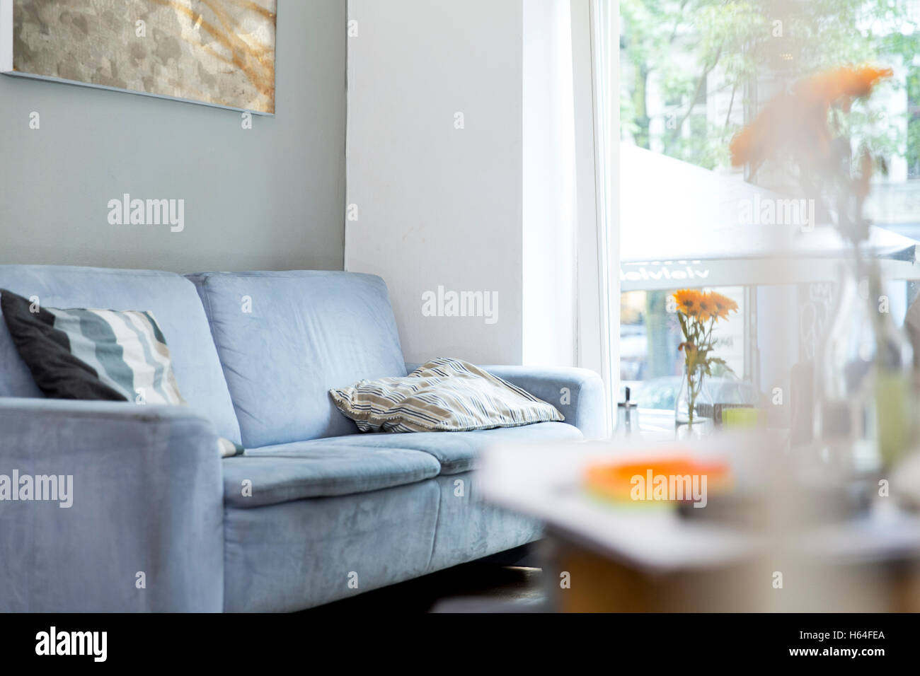 Empty living interior hi-res stock photography and images - Alamy