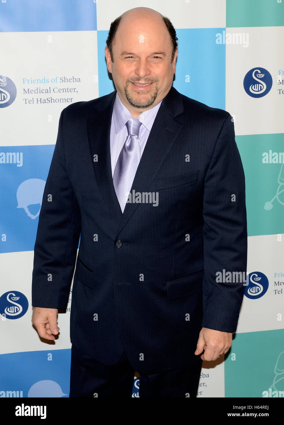 Jason Alexander arrives at the Friends of Sheba Medical Center 45th Anniversary Gala: Honoring Our Heroes at the Beverly Wilshire Hotel in Beverly Hills, California. Stock Photo