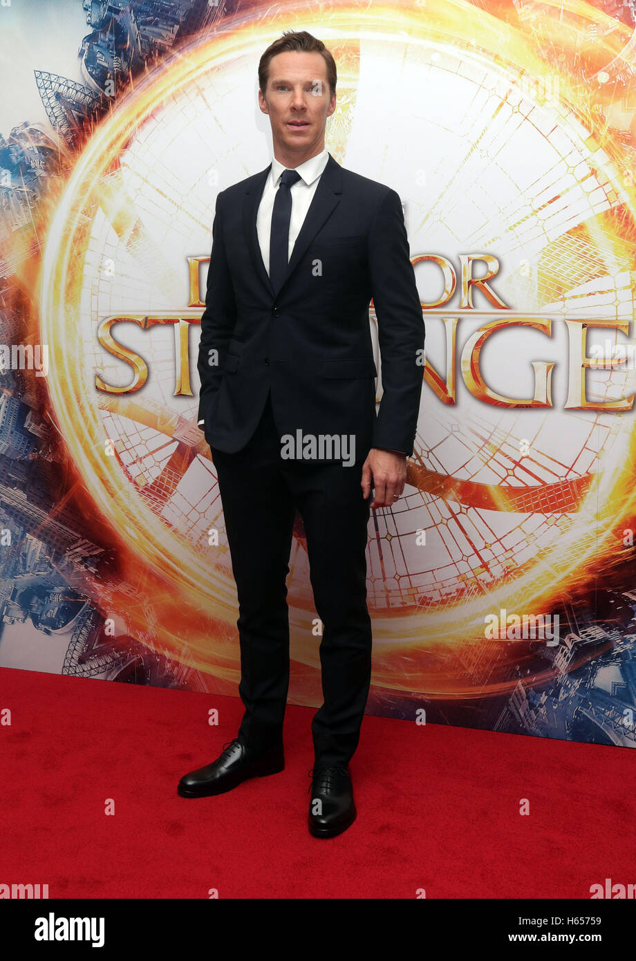 Benedict Cumberbatch attending a fan screening for Marvel's Doctor Strange at the Odeon Leicester Square in central London. Stock Photo