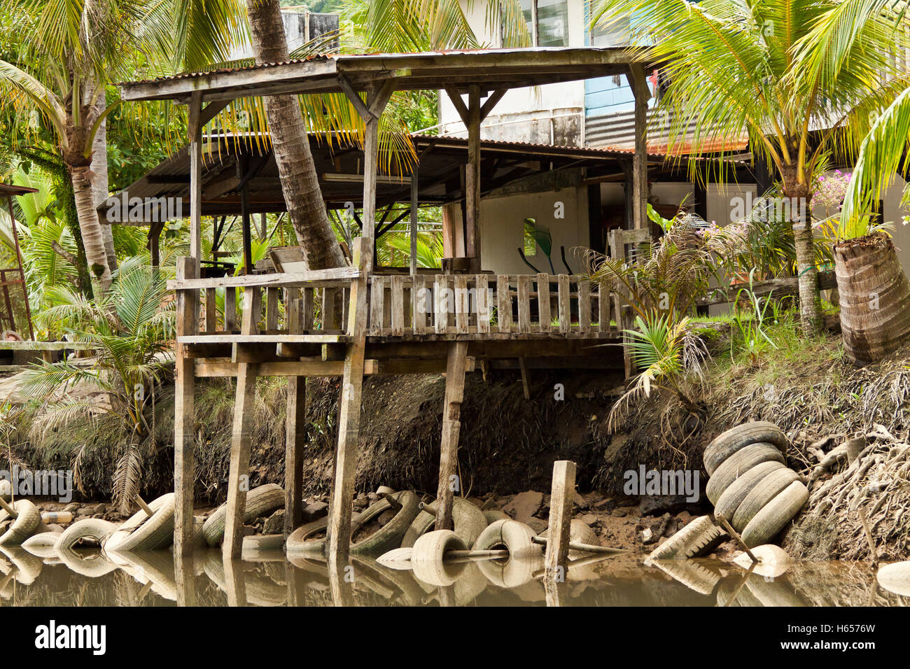 Jetty on the river Stock Photo - Alamy