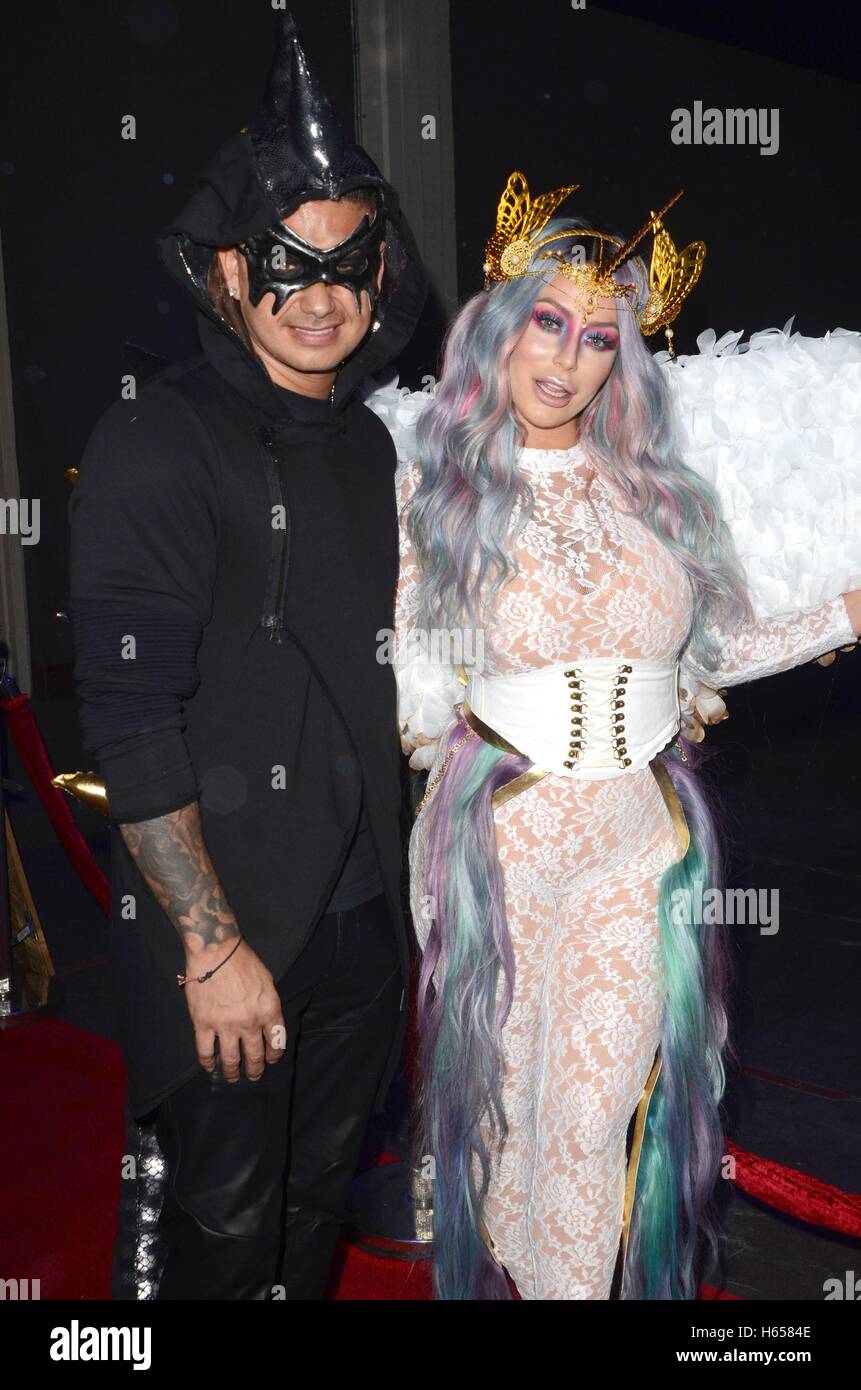 Los Angeles, CA, USA. 22nd Oct, 2016. Mike Sorrentino, Aubrey O'Day at