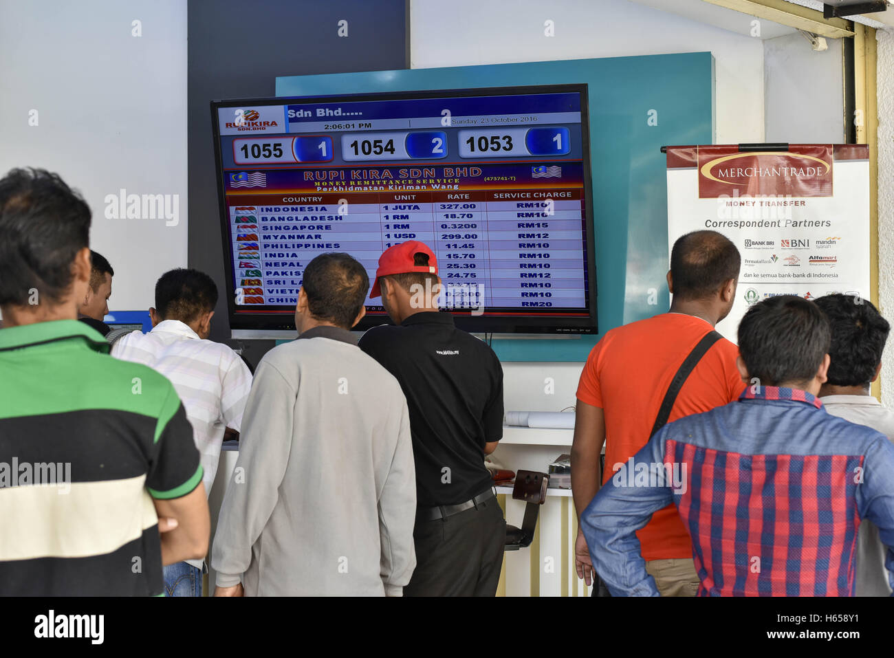 Kuala Lumpur Kuala Lumpur Malaysia 23rd Oct 2016 Migrant Workers Stock Photo Alamy