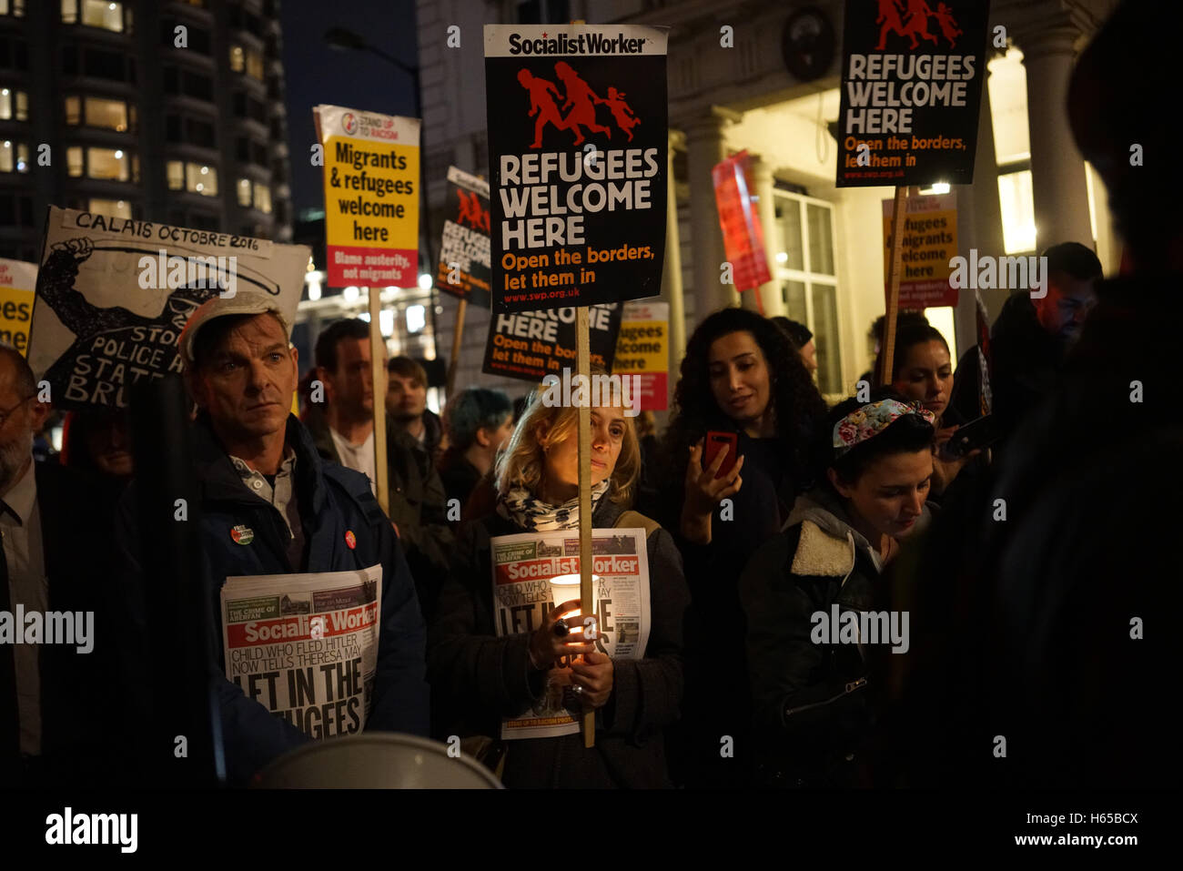 Refugees coming to uk hi-res stock photography and images - Alamy