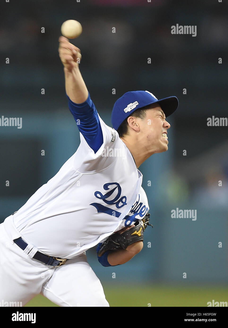 Los Angeles, CA. 20th Oct, 2016. Kenta Maeda (Dodgers) MLB : Kenta Maeda of the Los Angeles Dodgers pitches during the game five of the National League Championship Series against the Chicago Cubs on October 20, 2016, at Dodger Stadium in Los Angeles, CA . © AFLO/Alamy Live News Stock Photo