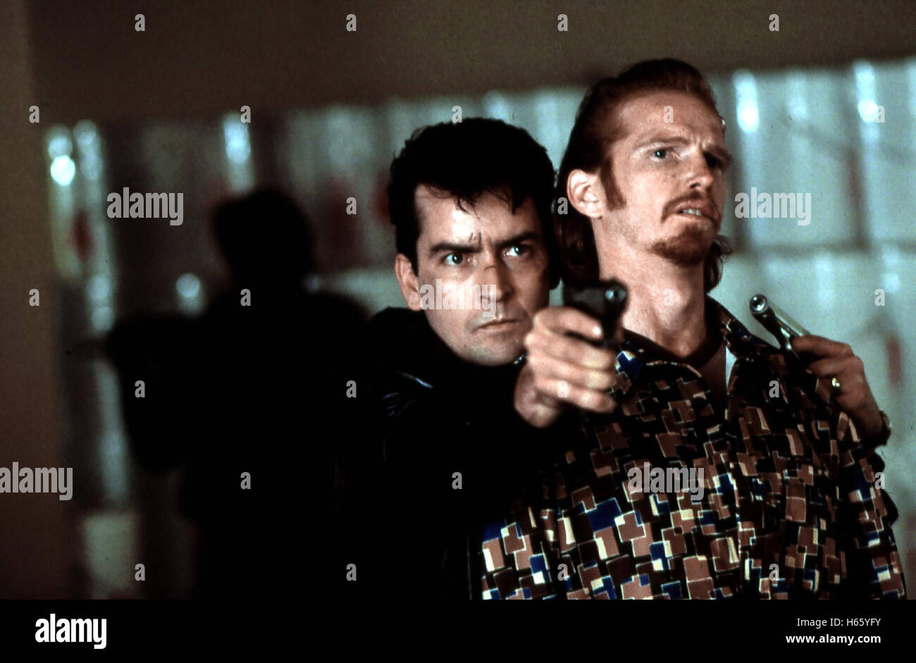 Mörderisches Doppelspiel (1998) aka: No Code of Conduct ; Director: Bret Michaels; Actors/Stars: Charlie Sheen, Martin Sheen, Mark Dacascos Stock Photo