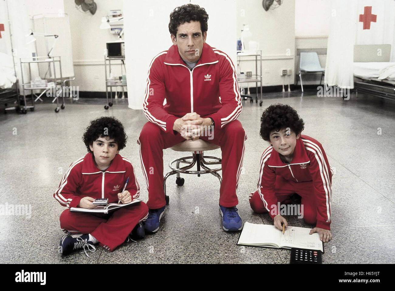 The Royal Tenenbaums, aka: Die Royal Tenenbaums, USA 2001, with Ben Stiller as Chas Tenenbaum and the young tenenbaums in adidas track suit Stock Photo