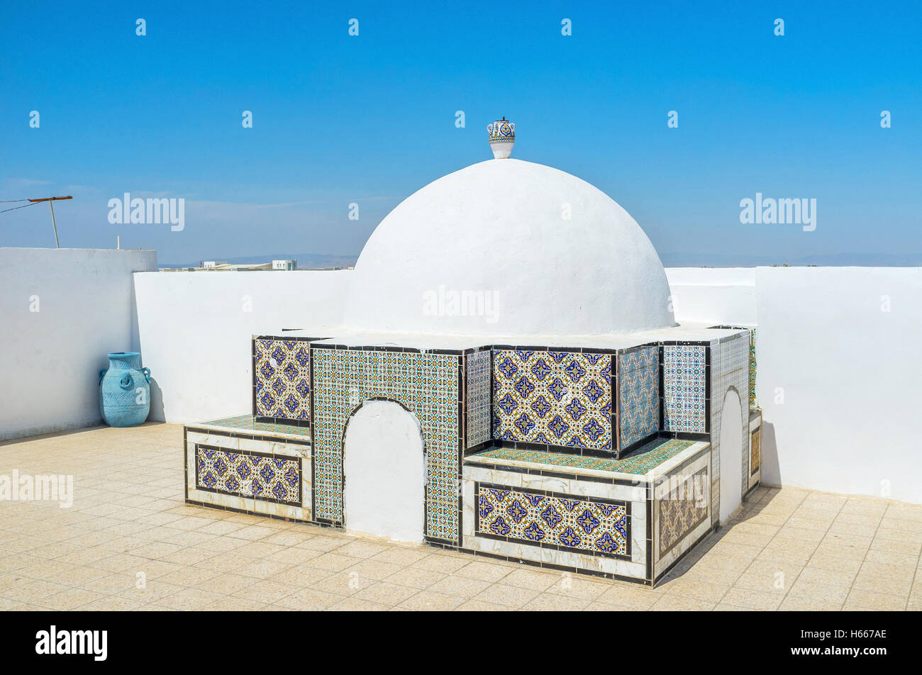 Arabic roof tiles hi-res stock photography and images - Alamy