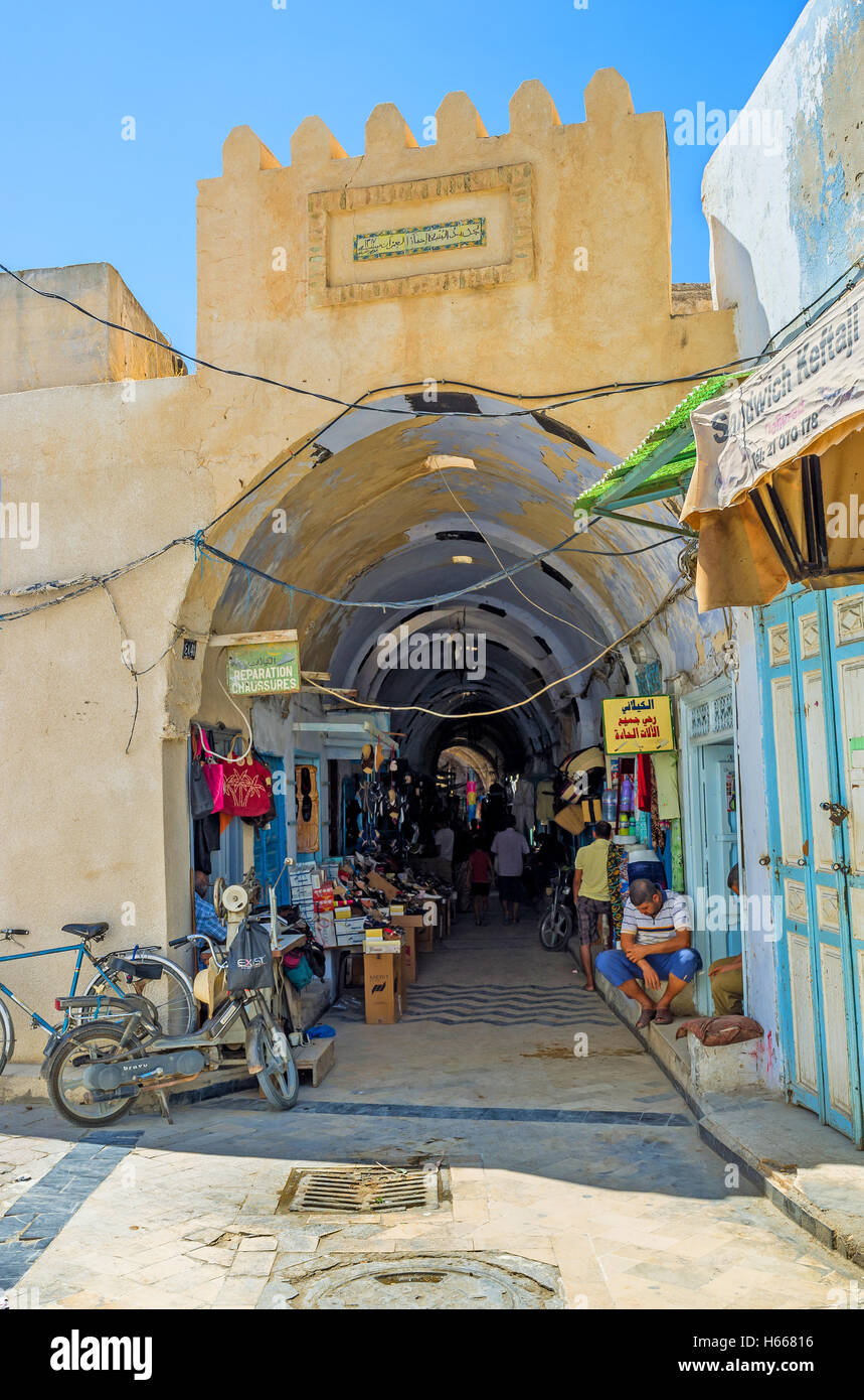 Tunisia merchant hi-res stock photography and images - Alamy