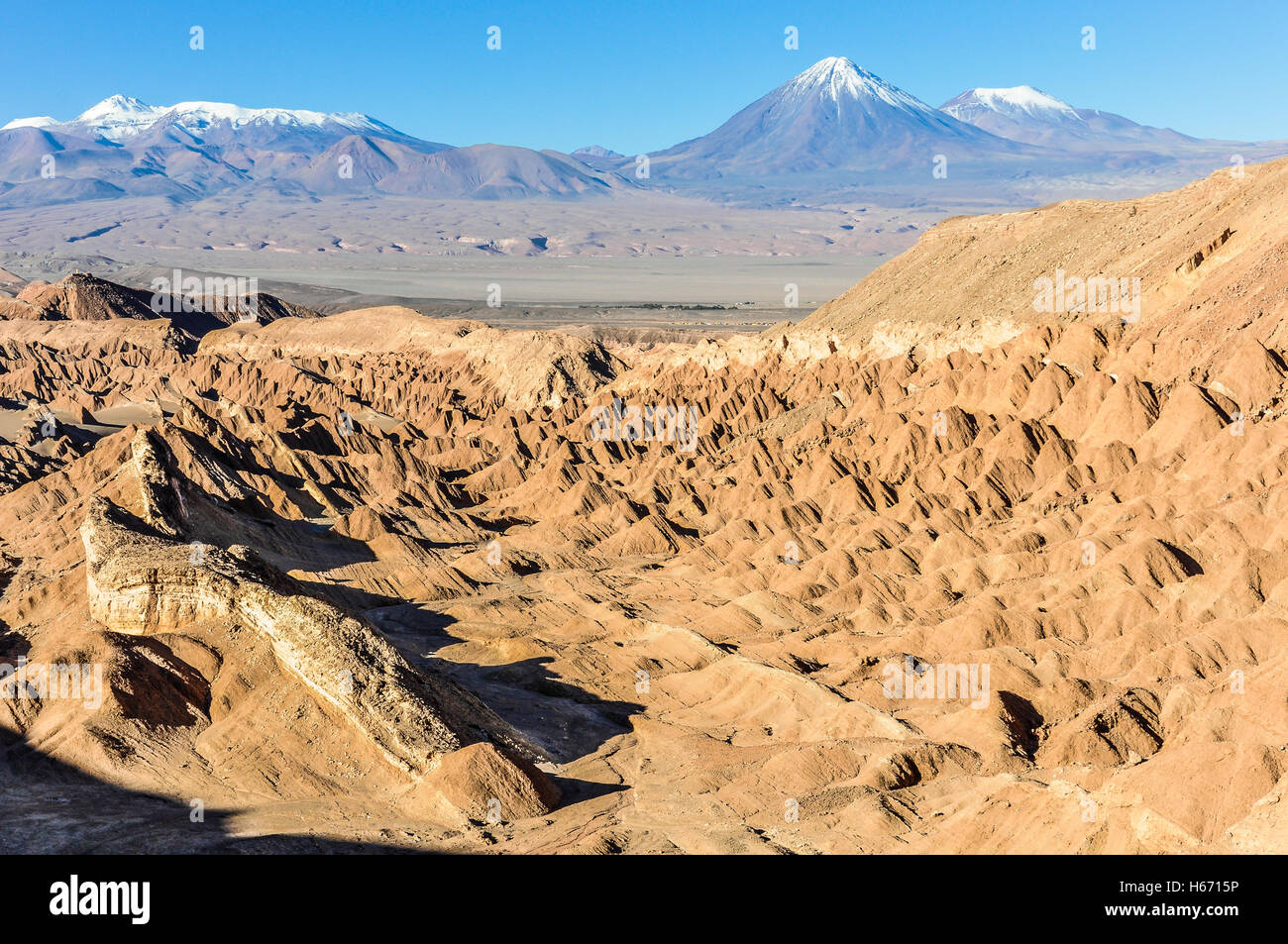 Death Valley in the arid Atacama Desert in Chile Stock Photo - Alamy