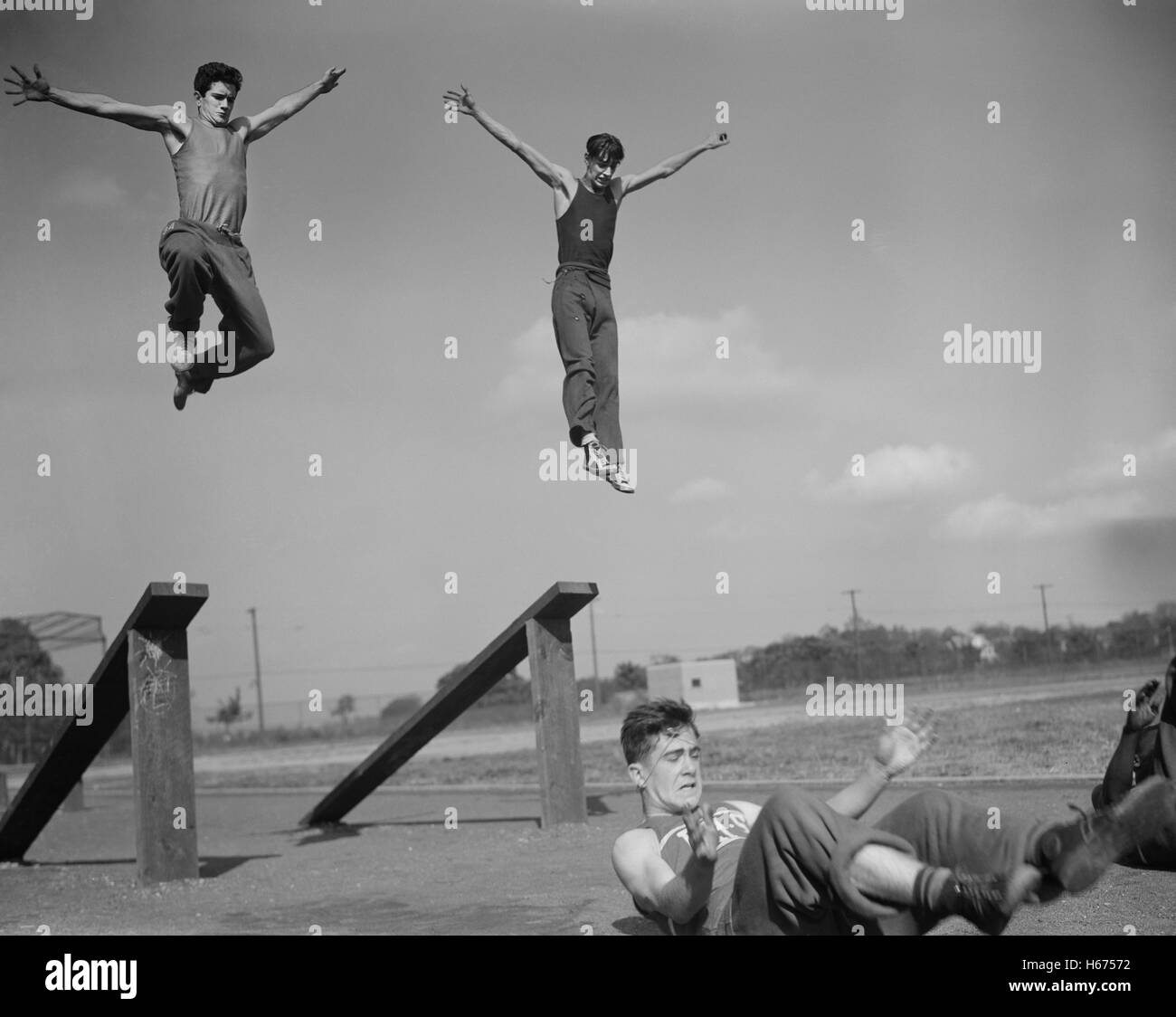 High School Victory Corps, Program Providing Training to Students Focusing on Skills Relevant to War Effort, Students on Obstacle Course, Flushing, New York, USA, William Perlitch, Office of War Information, October, 1942 Stock Photo