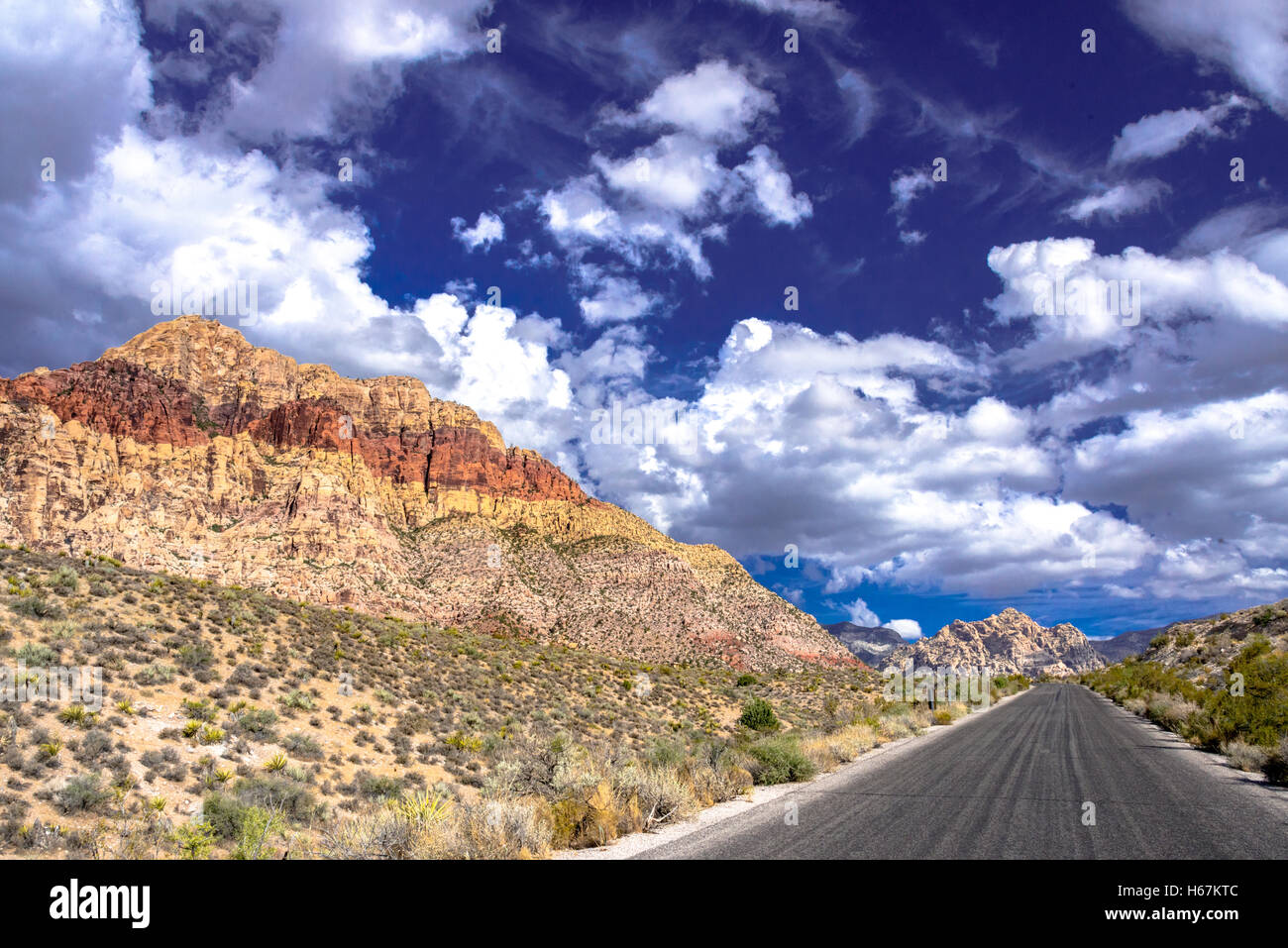 Canyon vista through rocky hi-res stock photography and images - Alamy