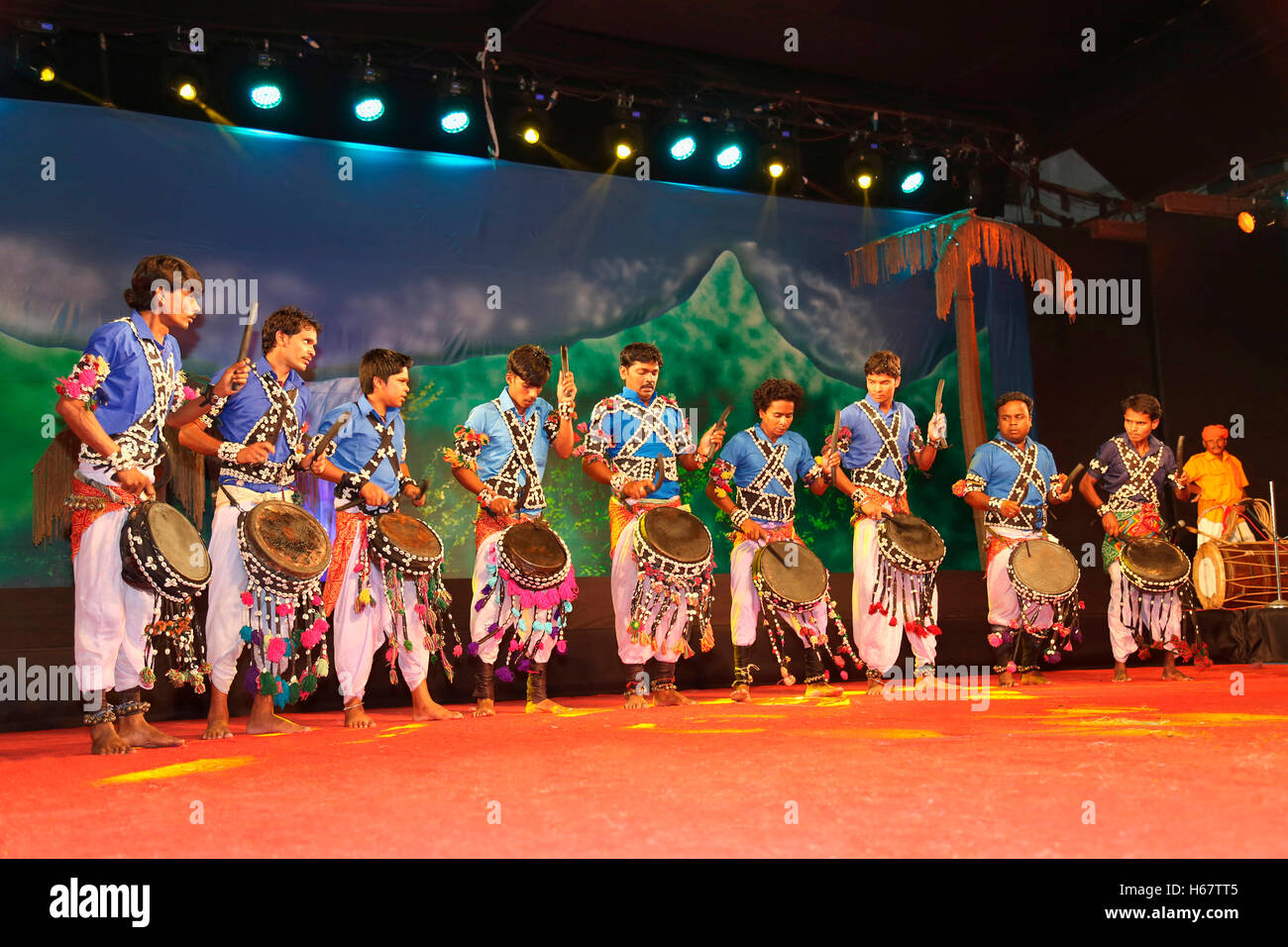 Gudum Baja Dance, Dindori, Madya Pradesh, India Stock Photo