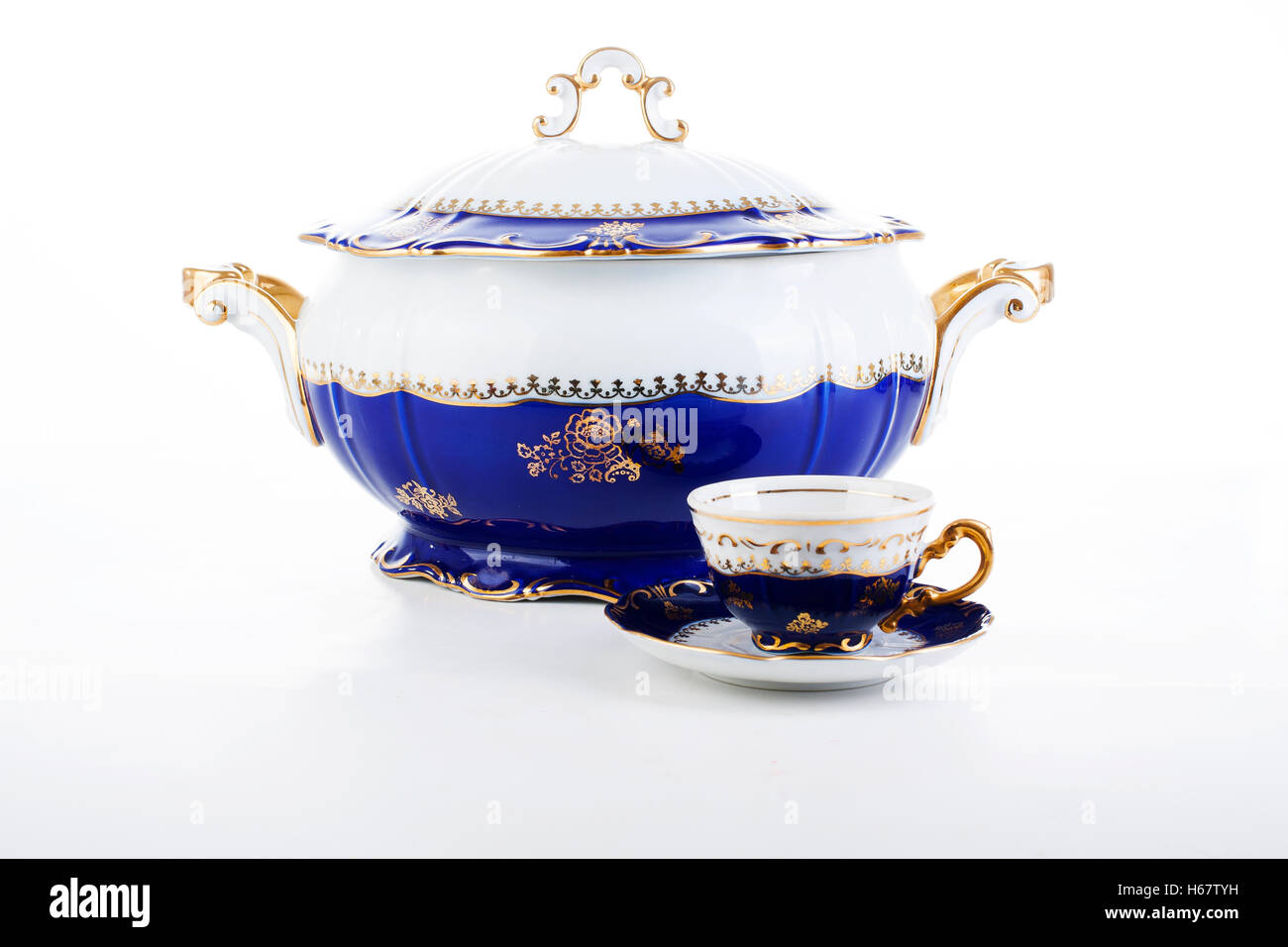 hungarian,porcelain,ceramic,famous,teapot,tea bowl,sugar,bowl,cutlery