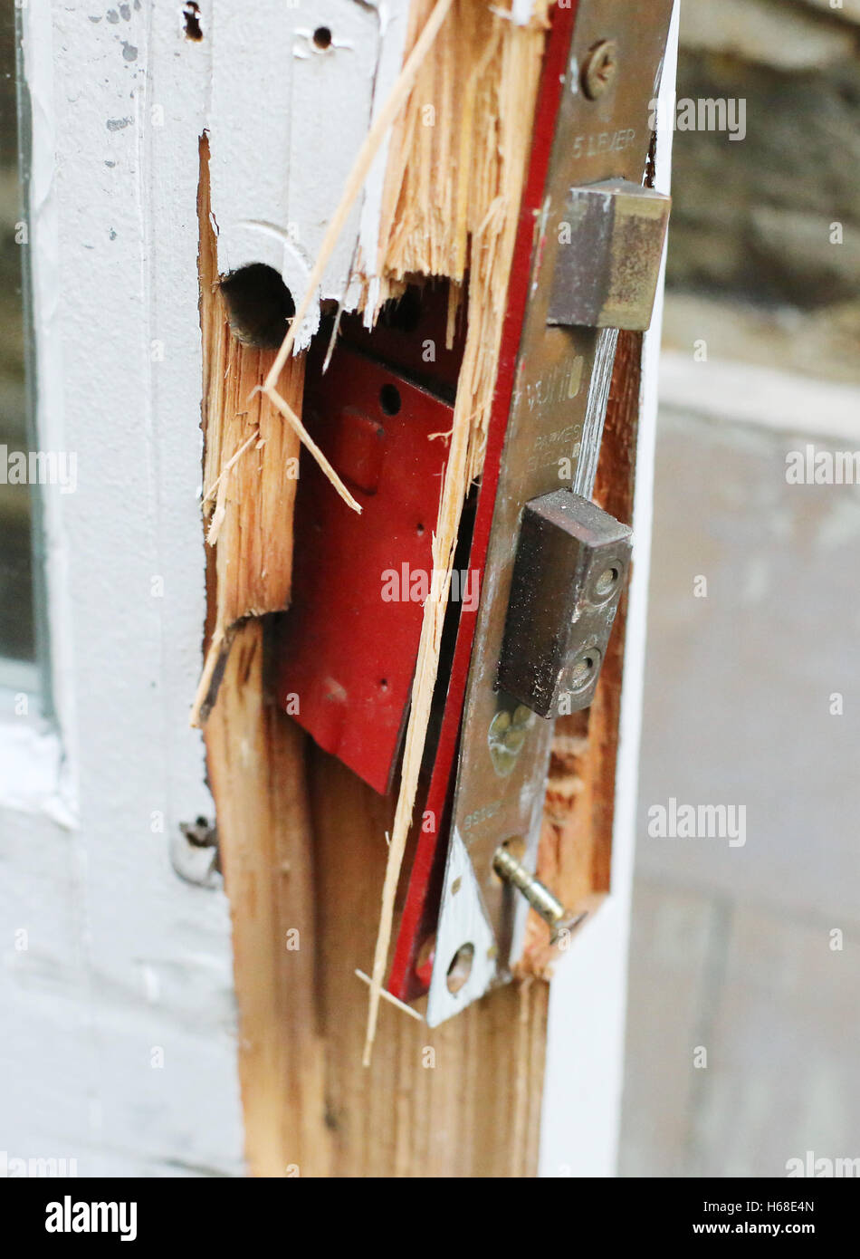 Crime burglary burglar break in lock forced damage mortice domestic hi