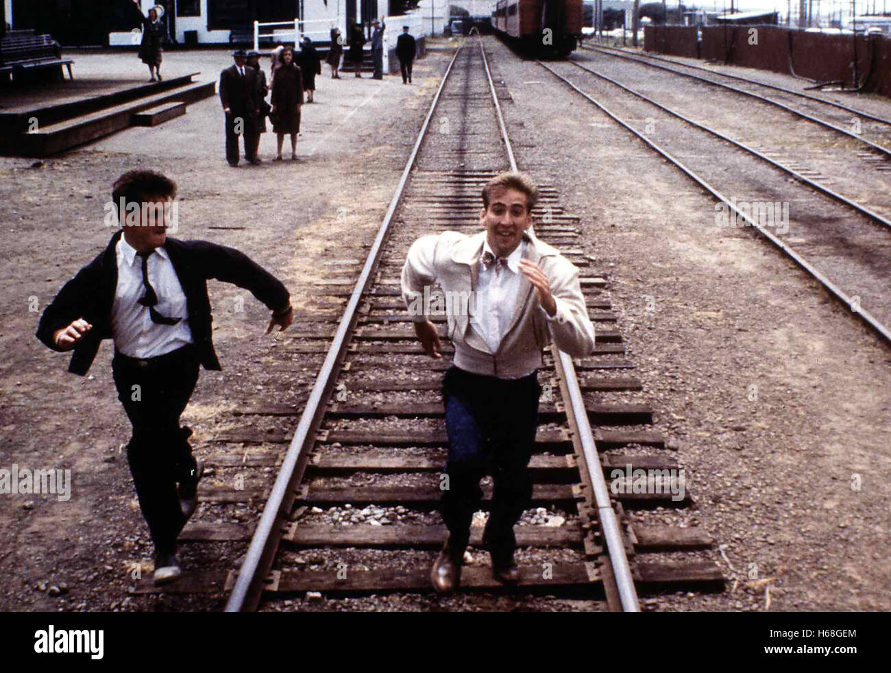 Die Zeit Verrinnt, die Navy ruft USA 1984 aka. Racing with the Moon