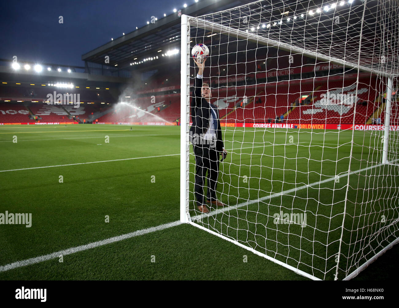 The goal line technology is tested before the EFL Cup, round of 16