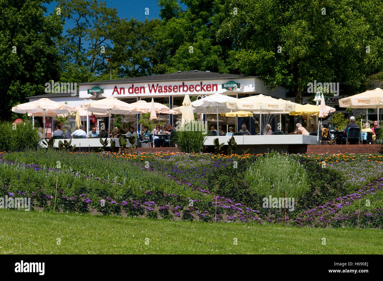 Cafe and restaurant An den Wasserbecken, Westfalenpark, Dortmund,  Ruhrgebiet region, North Rhine-Westphalia Stock Photo - Alamy