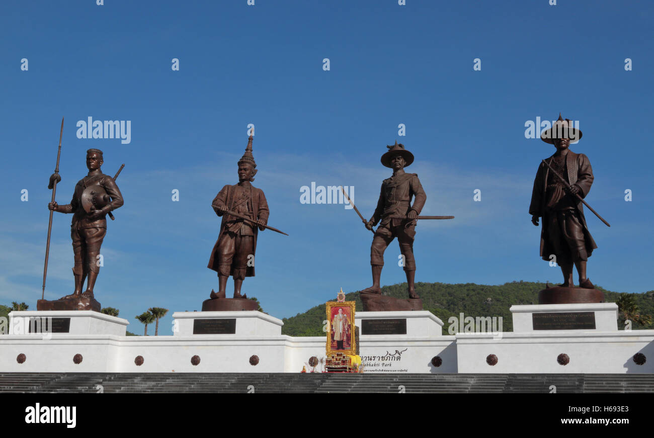 Seven Kings Giant Bronze Statues Hua Hin Thailand Stock Photo Alamy