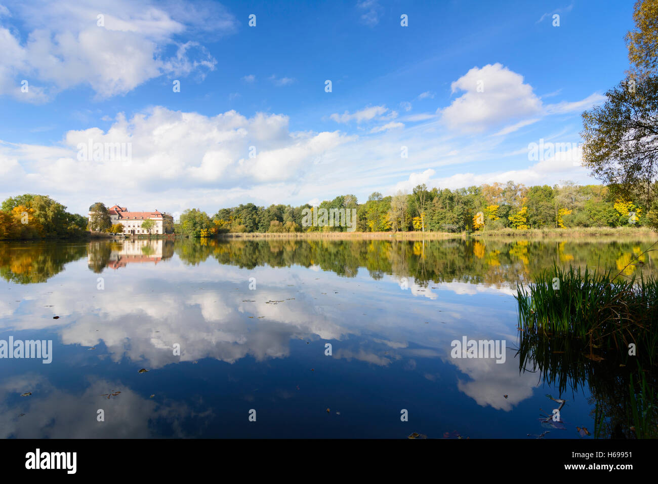 Hardegg Riegersburg castle, pond Oberer Teich, Waldviertel