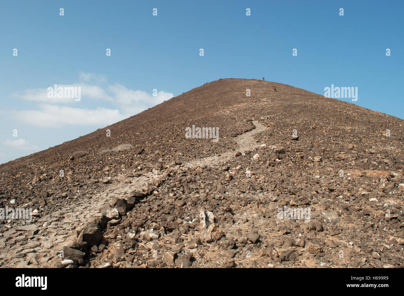 Canary Islands, Africa: the footpath to the top of La Caldera mountain, the volcano on the little island of Lobos, 2 kilometers north of Fuerteventura Stock Photo