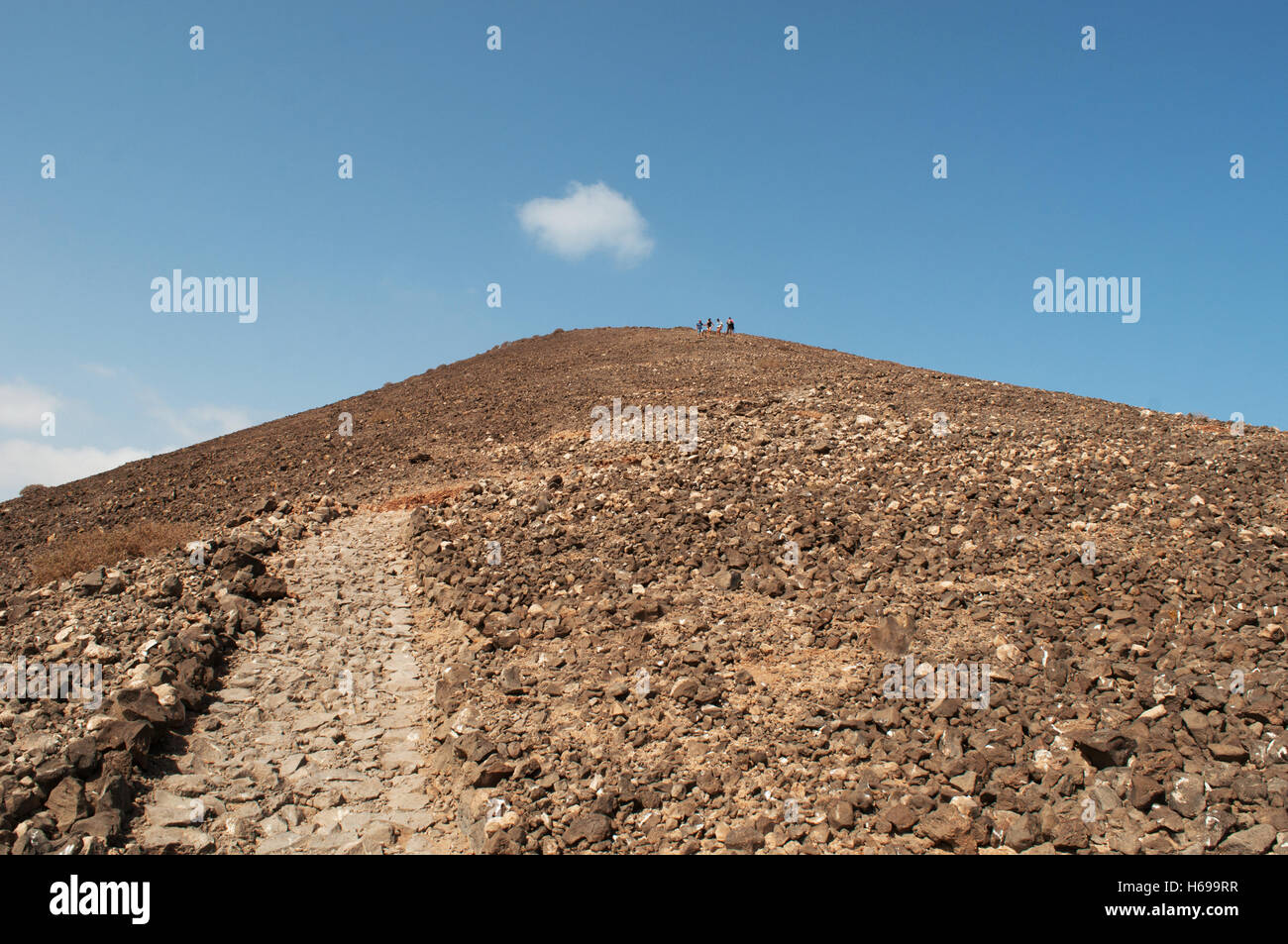 Canary Islands, Africa: the footpath to the top of La Caldera mountain, the volcano on the little island of Lobos, 2 kilometers north of Fuerteventura Stock Photo