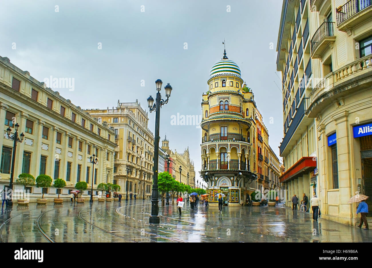 Avenida de la Constitucion is popular among tourists even in a case of