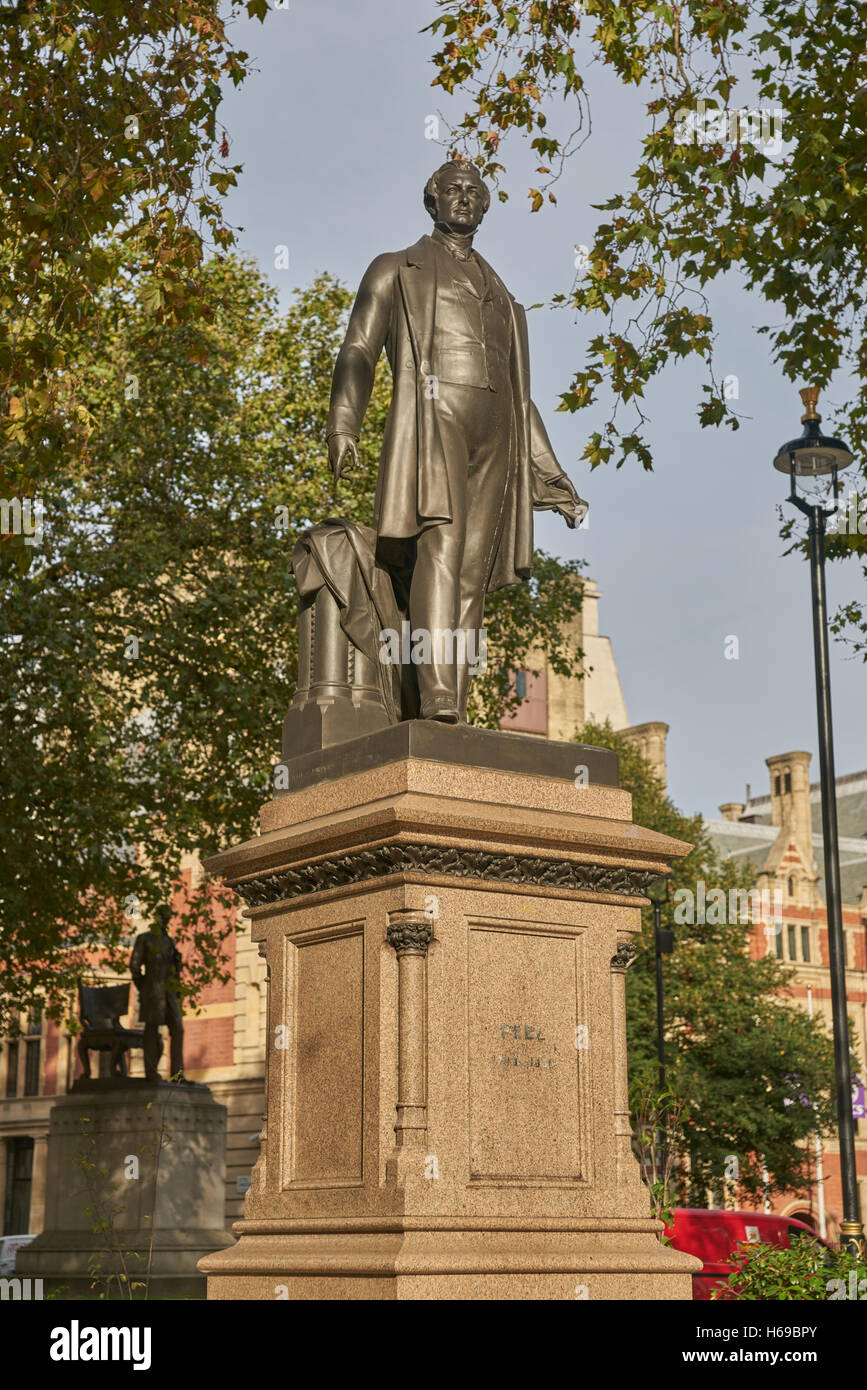 statue of Robert Peel  Parliament Square Stock Photo