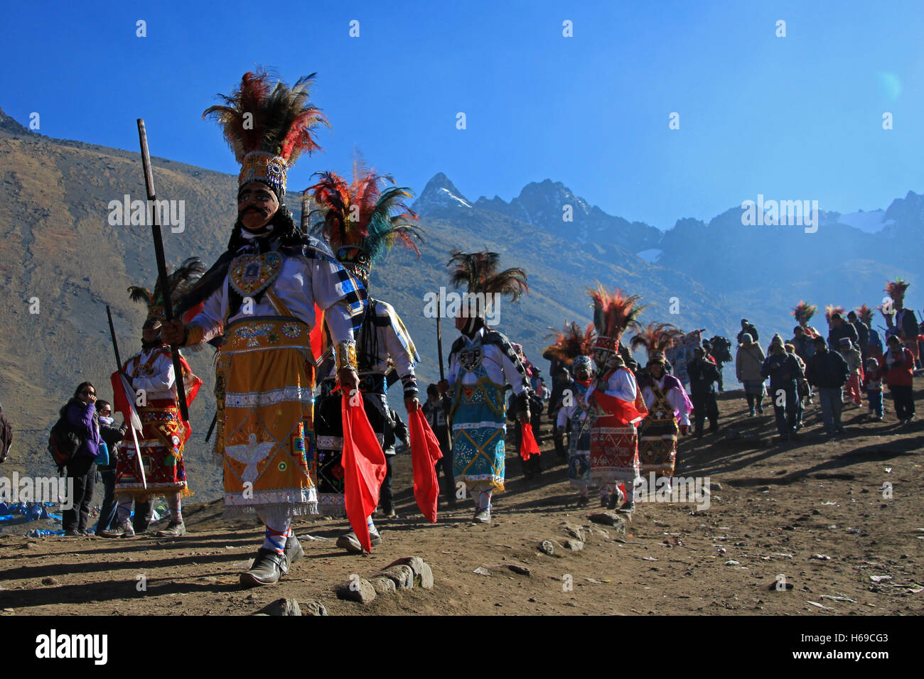 Parade at Quyllurit'i inca festival in the peruvian andes near ausangate mountain. Stock Photo