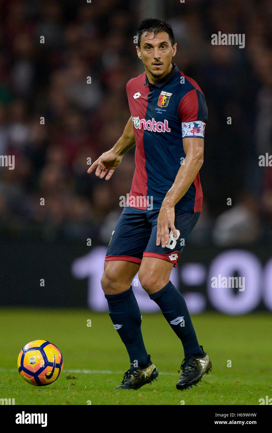 Eder of UC Sampdoria and Nicolas Burdisso of Genoa CFC compete for News  Photo - Getty Images