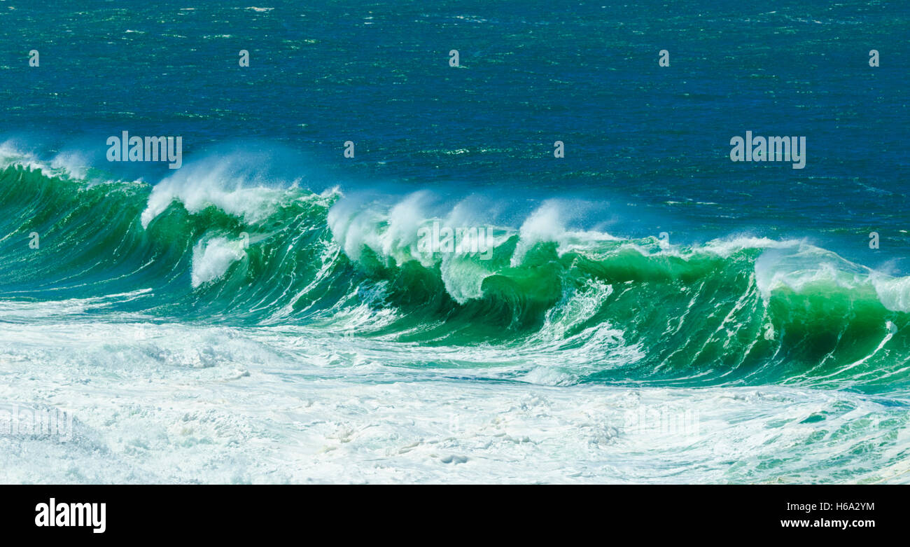 Breaking waves during a swell on the Illawarra Coast, Gerroa Headland, Black Head Point, New South Wales, NSW, Australia Stock Photo