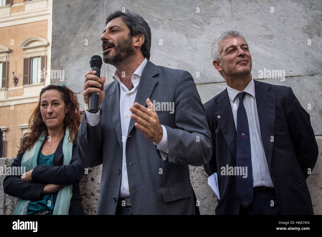 Rome, Italy. 25th Oct, 2016. Italy Rome 25 October 2016, Manifestation of the 5 Star Movement (m5s) in support of the bill to halve the salaries of parliamentarians. *** Local Caption *** Italy Rome 25 October 2016, Manifestation of the 5 Star Movement (m5s) in support of the bill to halve the salaries of parliamentarians. IIn the picture Paola Taverna, Roberto Fico, Nicola Morra Credit:  Andrea Ronchini/Alamy Live News Stock Photo