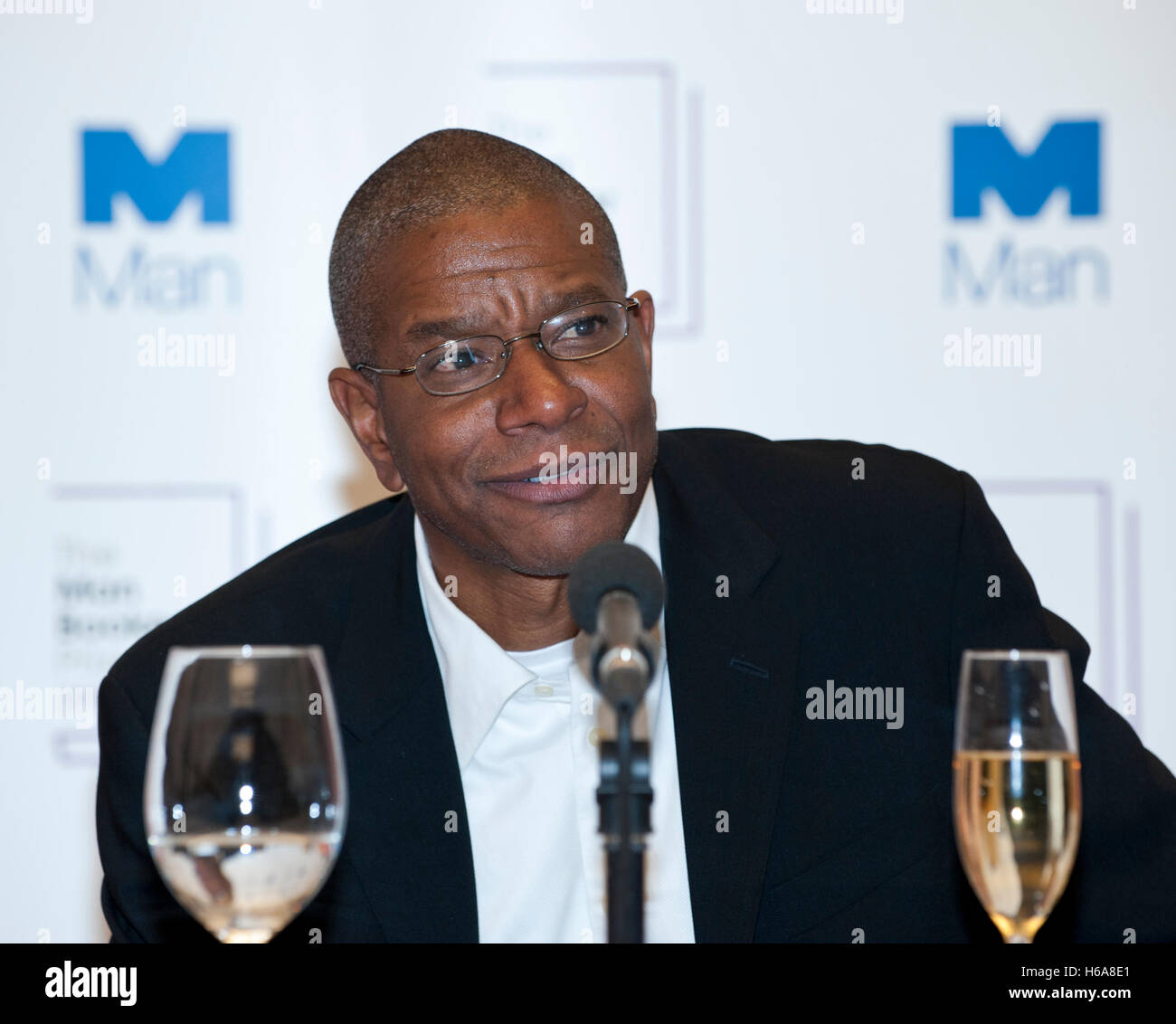 Paul beatty sellout hi-res stock photography and images - Alamy