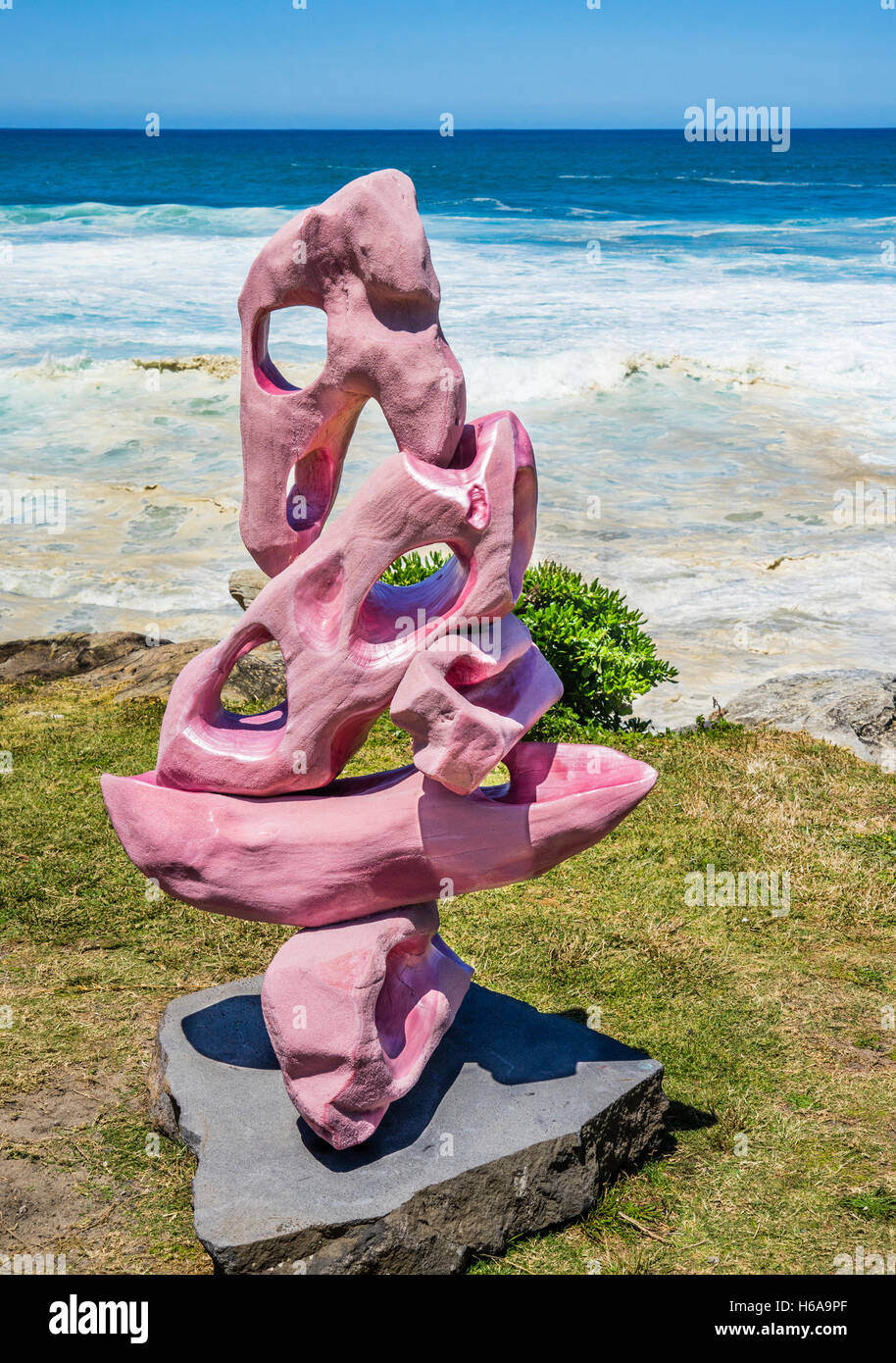 Bondi Beach, Sydney, Australia. 24th Oct, 2016. Sculpture by the Sea, Australia's largest annual outdoor sculpture exhibition along the coastal walk from Bondi Beach to Tamarama Beach. Sculpture titled 'Knucklebones' by Christabel Wigley Credit:  Manfred Gottschalk/Alamy Live News Stock Photo