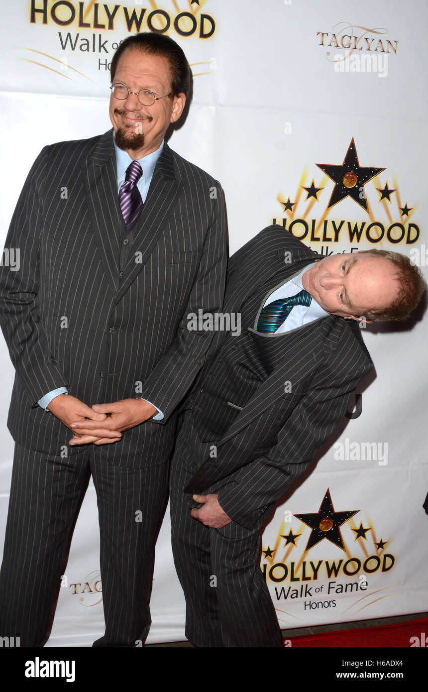 Los Angeles, Ca, USA. 25th Oct, 2016. Penn and Teller at the Hollywood ...
