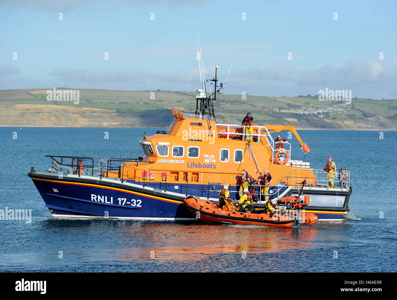 Rnli lifeboat hi-res stock photography and images - Alamy