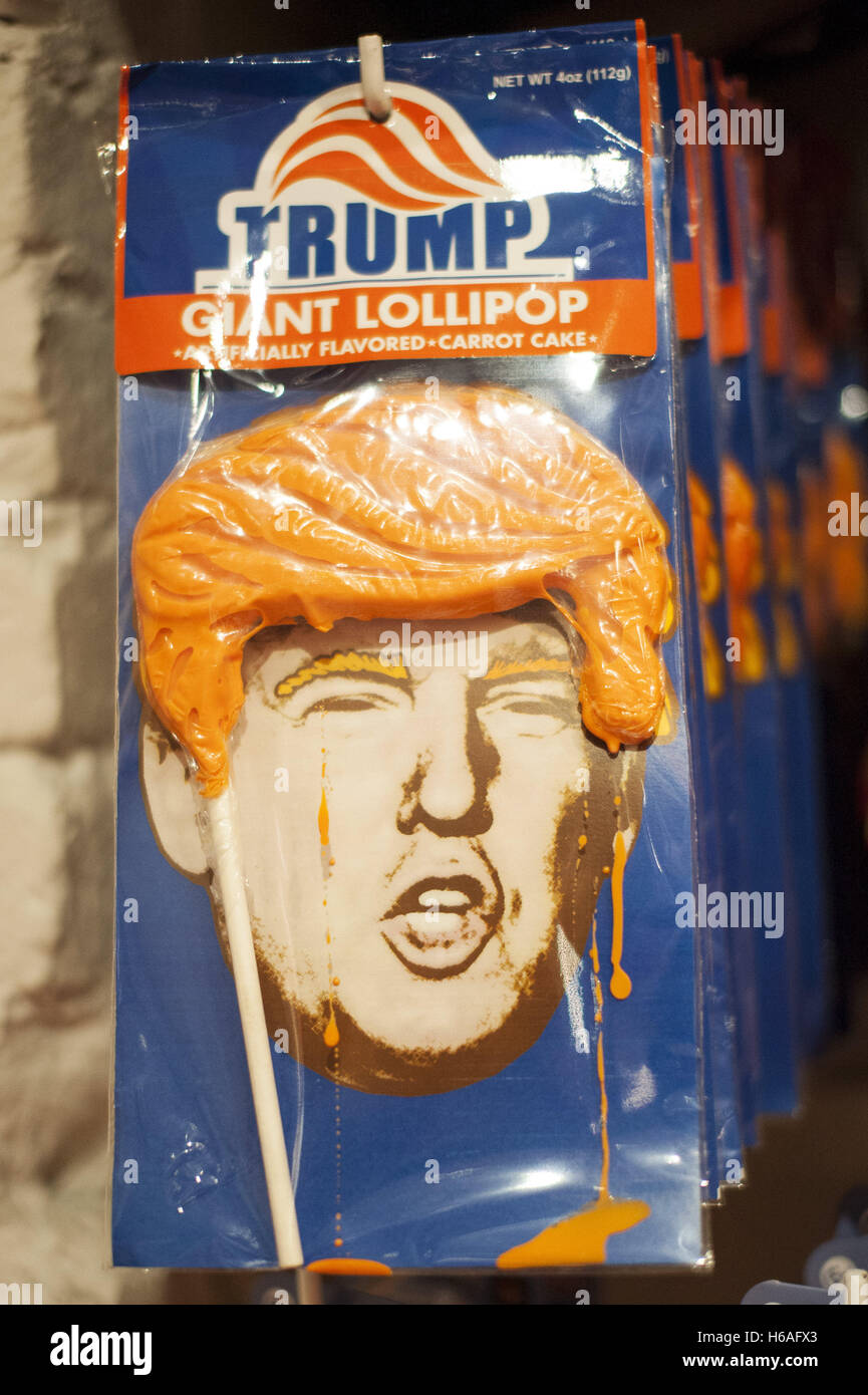 October 26, 2016 - New York, New York, USA - Giant lollipop depicting  Donald Trump&#39;s hair is seen in a store in New York City. (Credit Image: ©  Anna Sergeeva via ZUMA Wire Stock Photo - Alamy