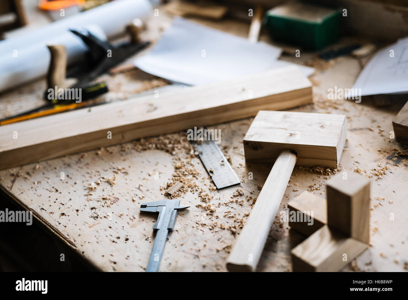 Timber craftsman hi-res stock photography and images - Alamy